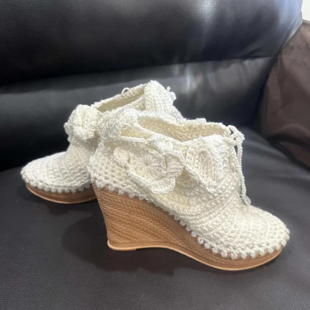 Crocheted Women's Wedges Pumps Size 6 - Picture 3 of 5